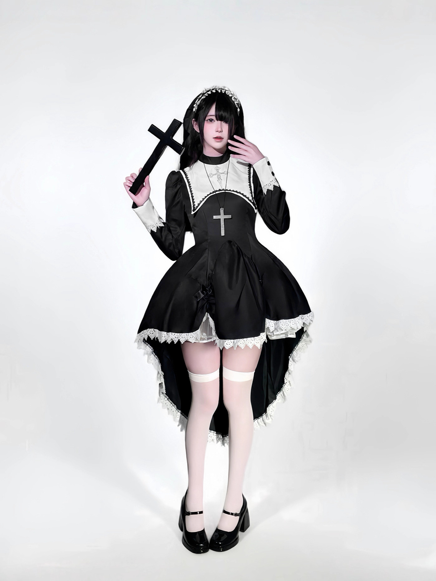 Embroidery Class - ゴシックスタイルのダーク刺繍クロスハロウィン修道女コスチュームコスプレカーニバルパーティーステージプレイパフォーマンスコスチューム