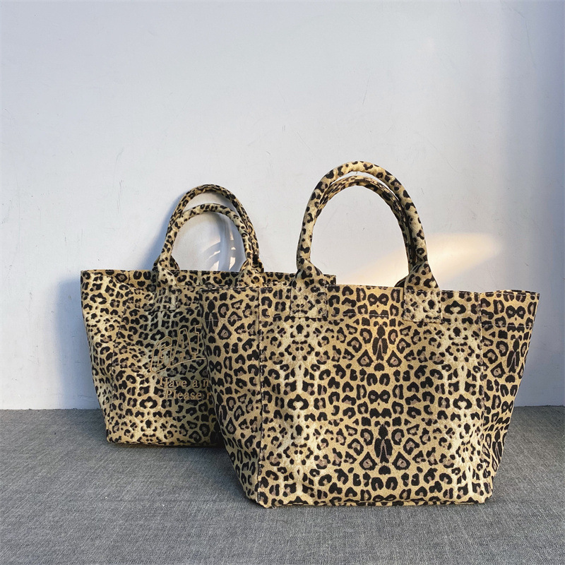 ユニセックスヒョウ柄刺繍キャンバストートバッグカジュアルハン - Embroidery Motif のレビューと価格