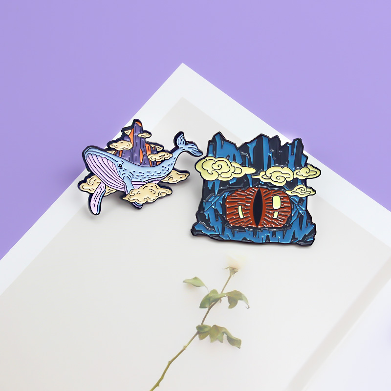漫画のピーク悪魔の目とクジラエナメルピンイルカサメのクジラの - Embroidery Fish のレビューと価格