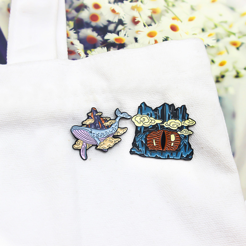 漫画のピーク悪魔の目とクジラエナメルピンイルカサメのクジラの - Embroidery Fish のレビューと価格