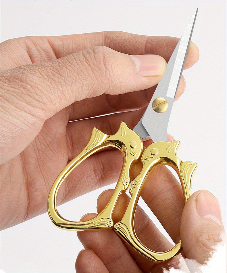 1 個ステンレス鋼クロス刺繍小さなはさみ先のとがった茶はさみ - Embroidery Scissors Small のレビューと価格