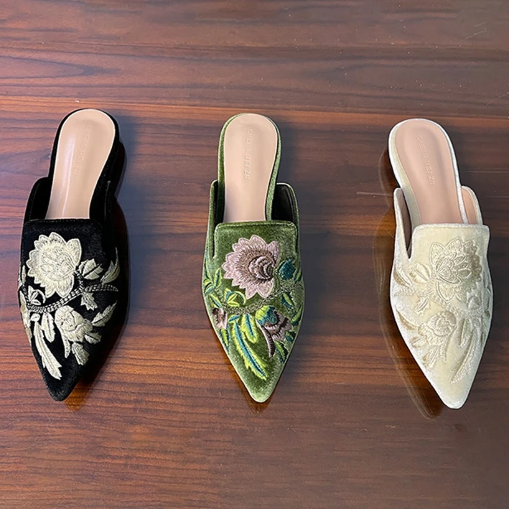 ベルベット刺繍フラワーミュール 女性用エレガントシューズ ポ - Embroidery Flower のレビューと価格