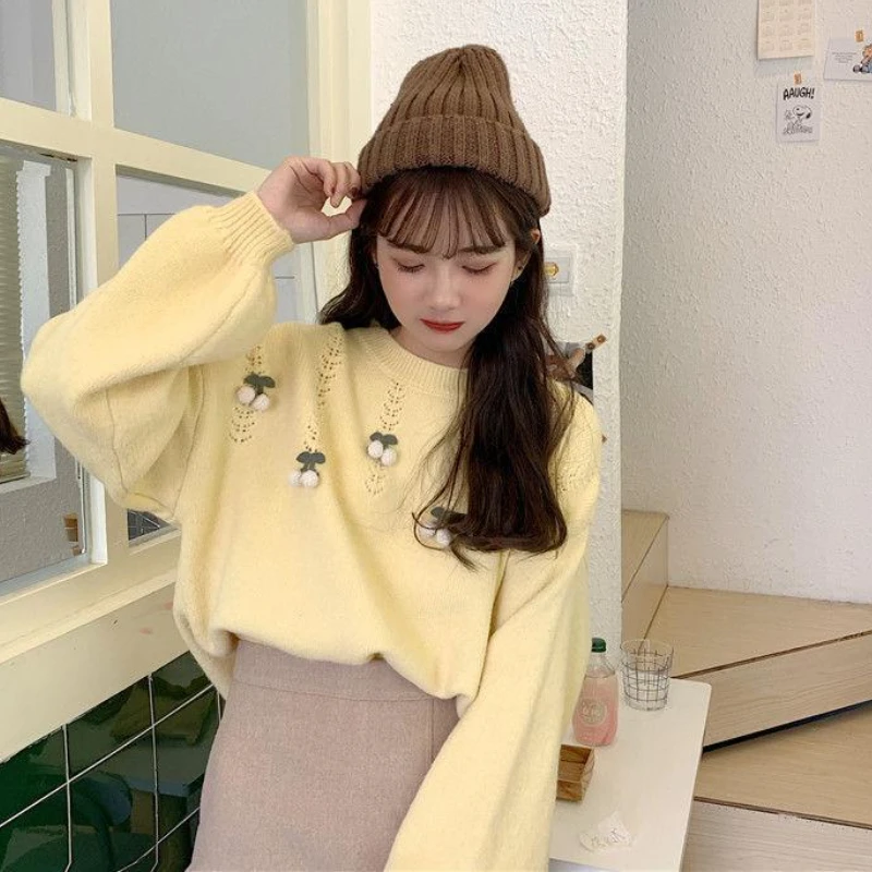 女性のための刺繍された柔らかいプルオーバー,愛らしいデザイン - Embroidery Design Love のレビューと価格