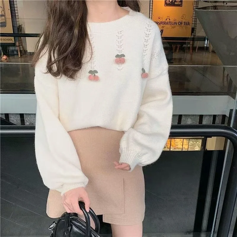 女性のための刺繍された柔らかいプルオーバー,愛らしいデザイン - Embroidery Design Love のレビューと価格