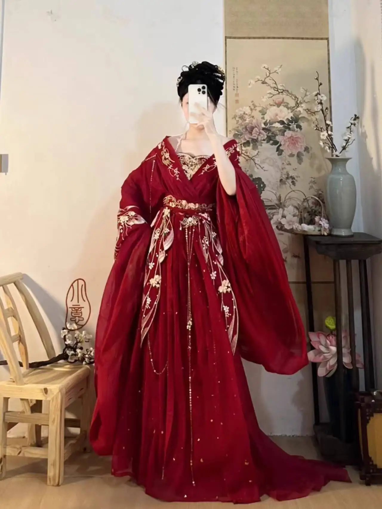 2025年ホットな国風花の女神レッド重工業刺繍トレーリング新 - Embroidery Flower のレビューと価格