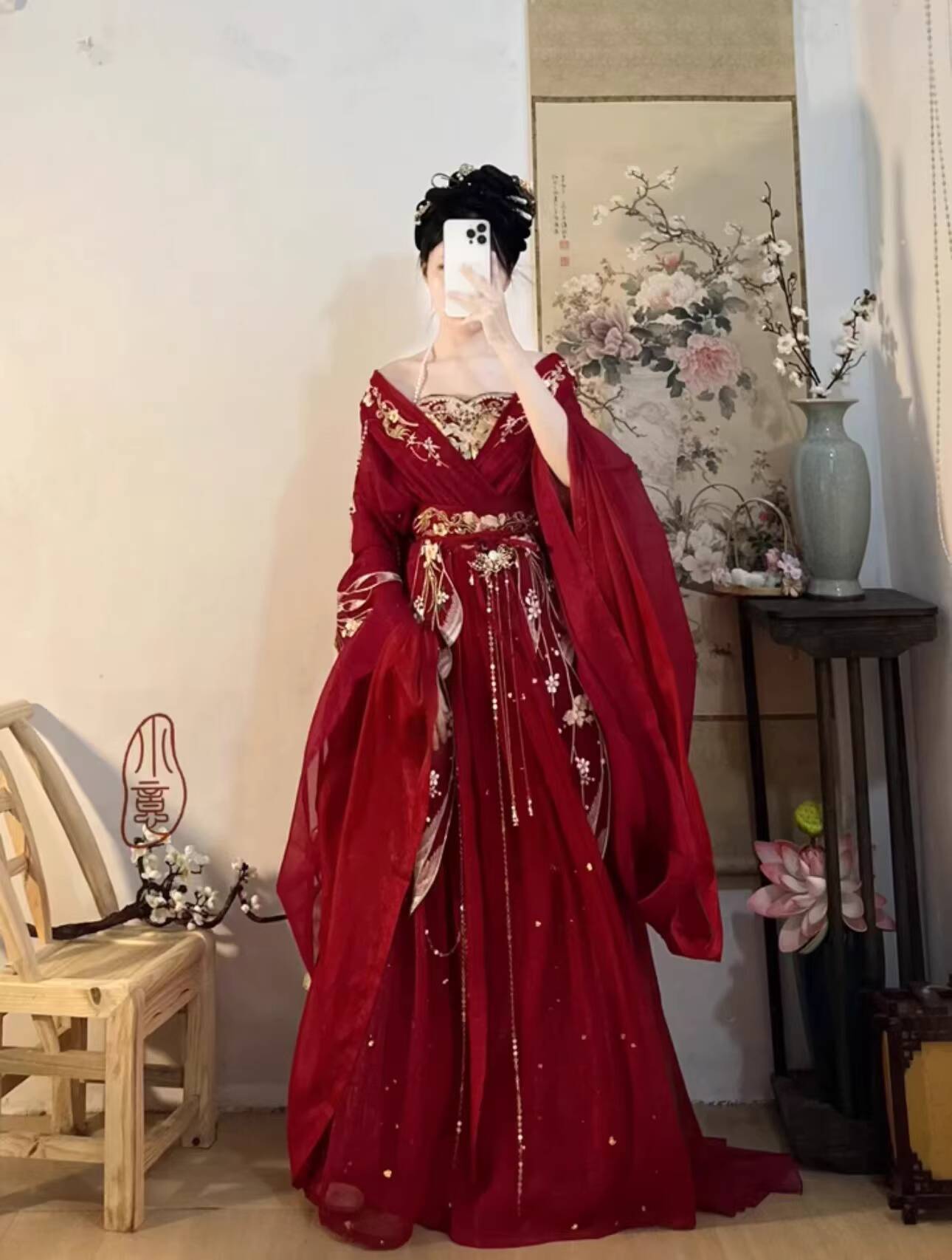 2025年ホットな国風花の女神レッド重工業刺繍トレーリング新 - Embroidery Flower のレビューと価格